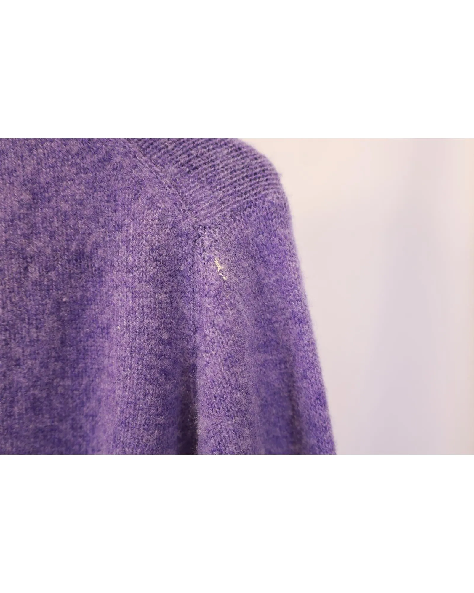 Luxurious Cashmere Crewneck Sweater in Relaxed Fit