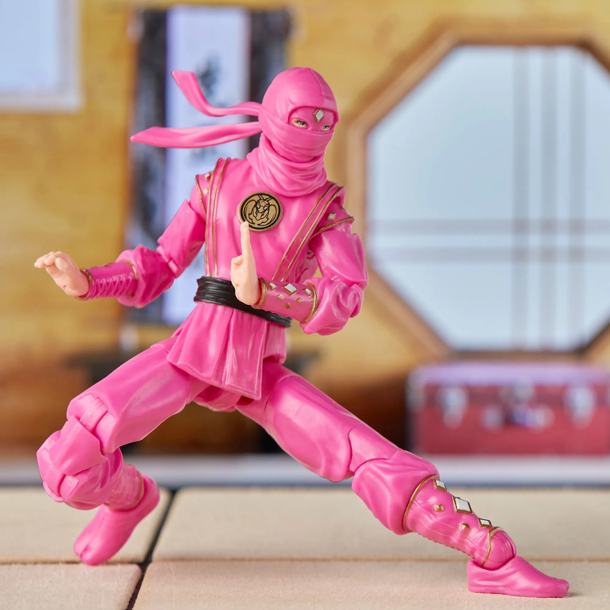 Power Rangers Lightning Collection Mighty Morphin X Cobra Kai Samantha LaRusso Morphed Pink Mantis Ranger