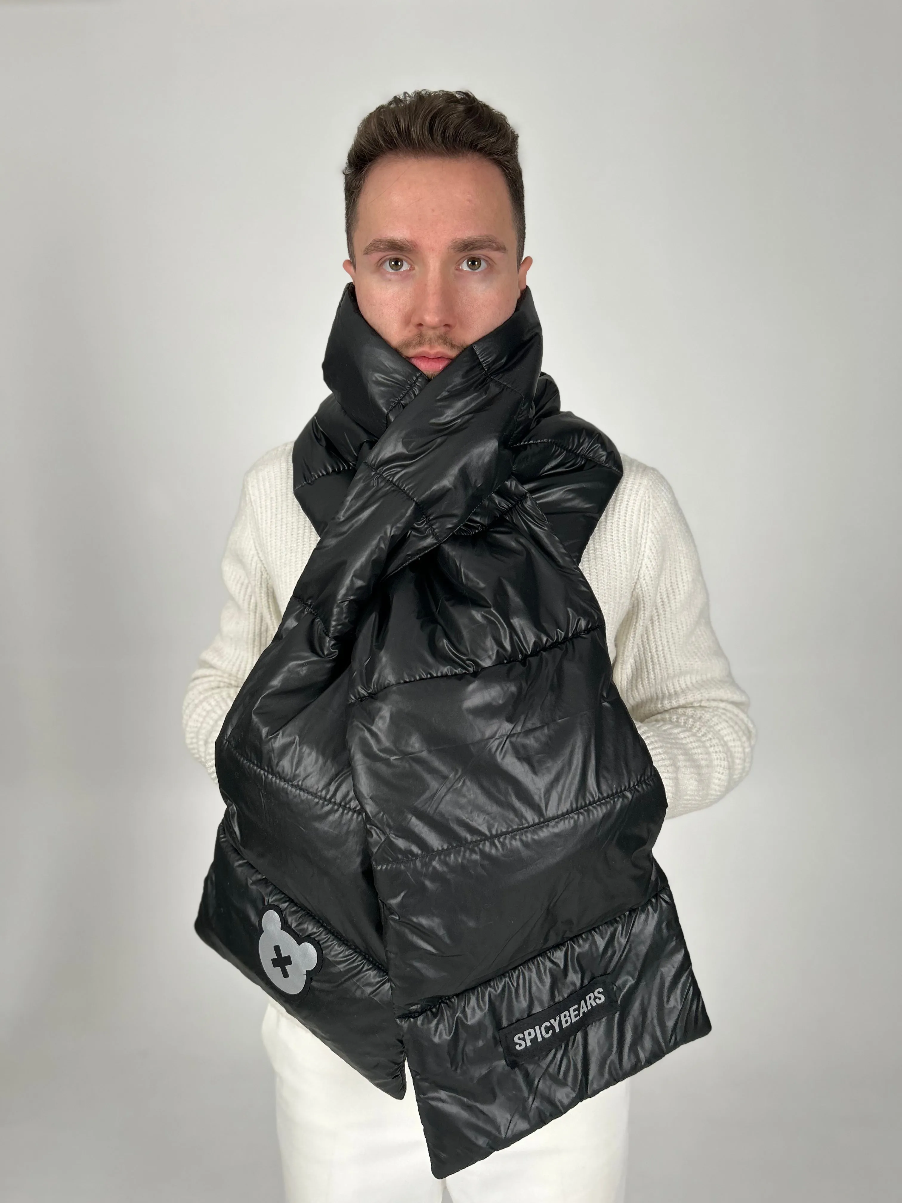 SPICYBEARS Padded Scarf with Fleece Hands Pockets | Black | Silver Reflective