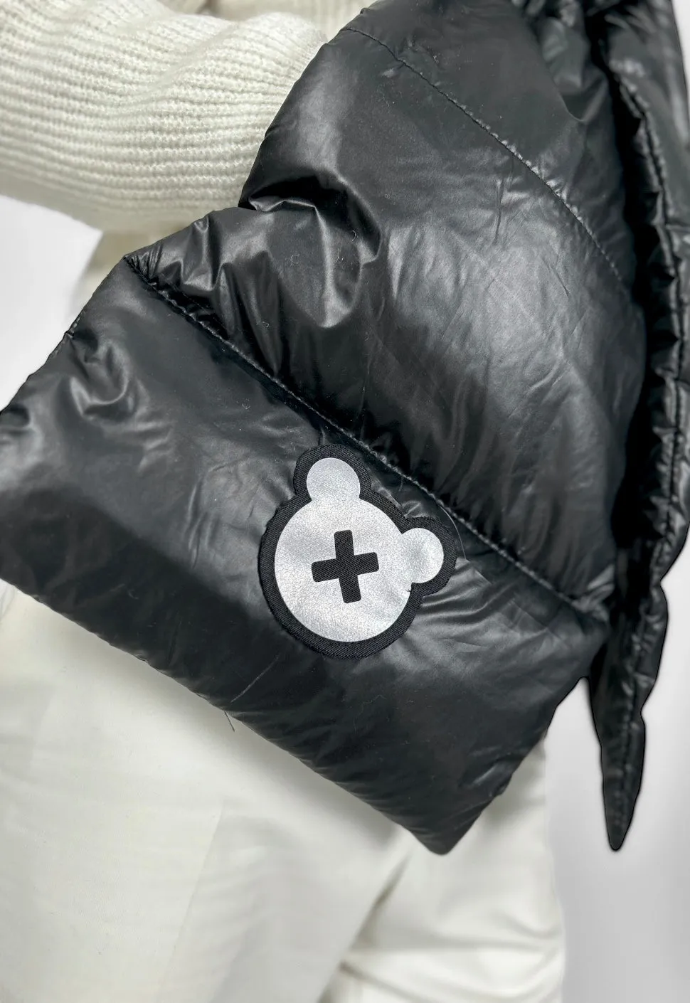 SPICYBEARS Padded Scarf with Fleece Hands Pockets | Black | Silver Reflective