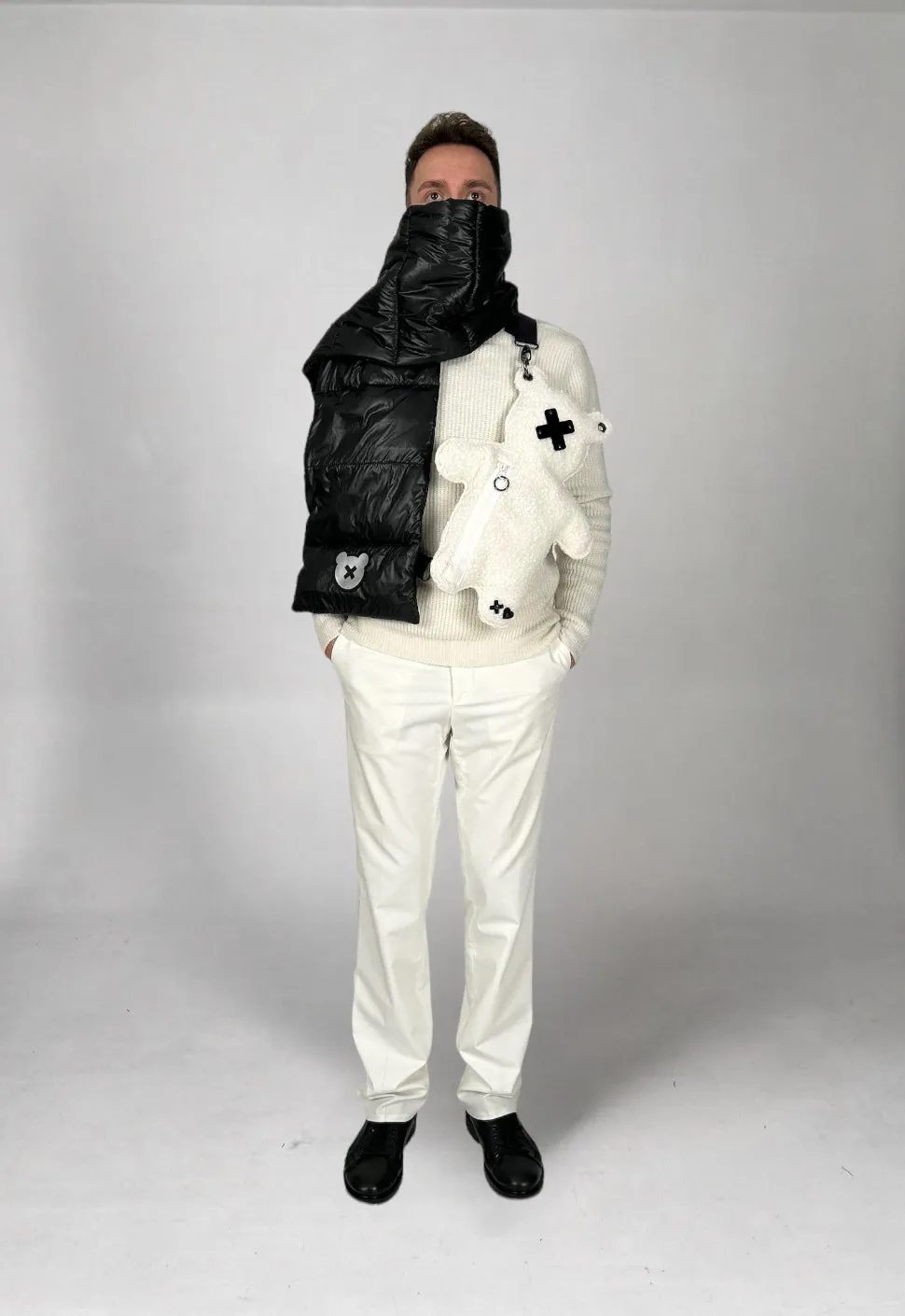 SPICYBEARS Padded Scarf with Fleece Hands Pockets | Black | Silver Reflective
